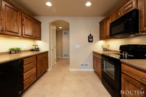 723 Compass Loop, Bismarck, ND 58504 photo 7