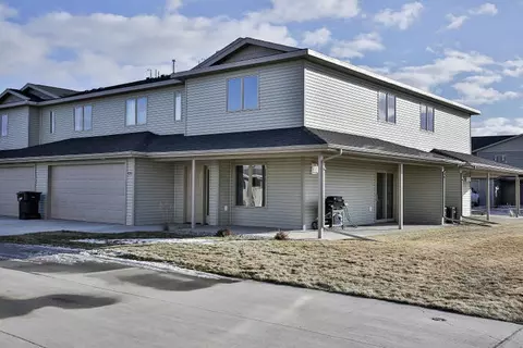 723 Compass Loop, Bismarck, ND 58504 photo 1