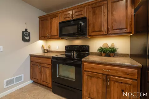 723 Compass Loop, Bismarck, ND 58504 photo 12