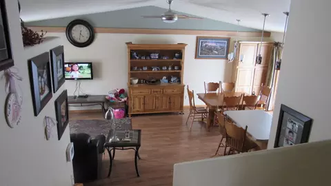 300 Sunflower Dr, Bismarck, ND 58503 photo 3