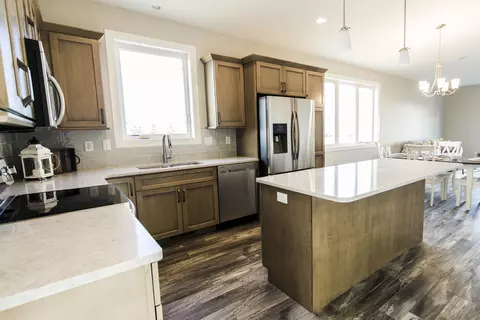 4216 Cumberland Lp, Bismarck, ND 58503 photo 2