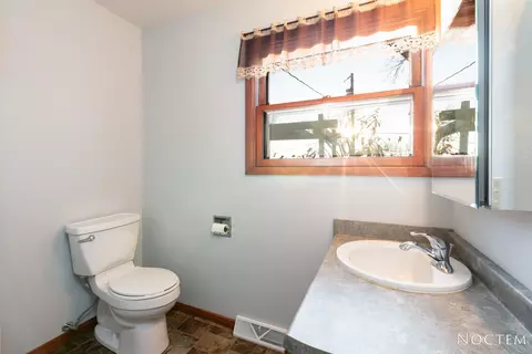 520 Gary Ave, Bismarck, ND 58501 photo 8