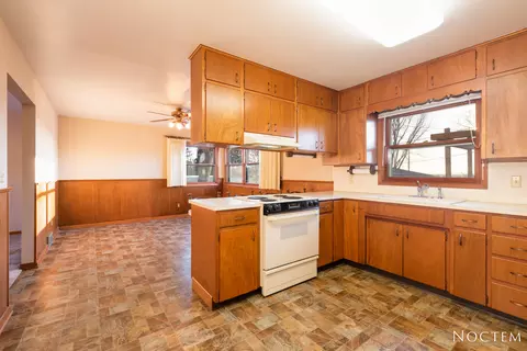 520 Gary Ave, Bismarck, ND 58501 photo 6