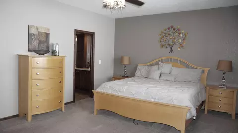 1444 Eagle Crest Loop, Bismarck, ND 58503 photo 16
