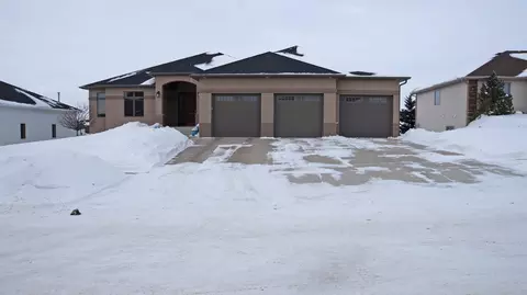 1444 Eagle Crest Loop, Bismarck, ND 58503 photo 1