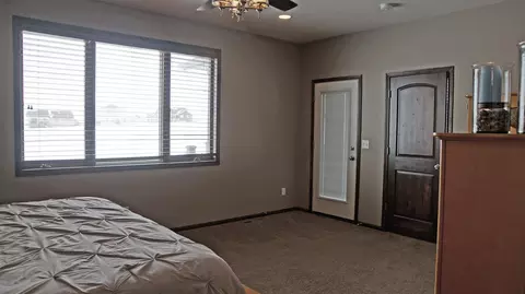 1444 Eagle Crest Loop, Bismarck, ND 58503 photo 17
