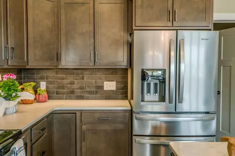5329 Basalt Dr, Bismarck, ND 58503 photo 10