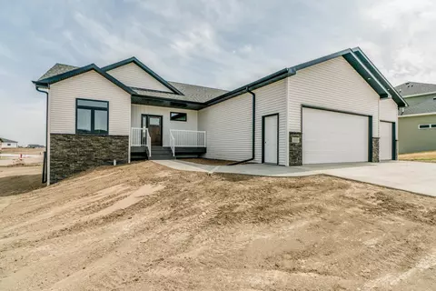 5329 Basalt Dr, Bismarck, ND 58503 photo 1