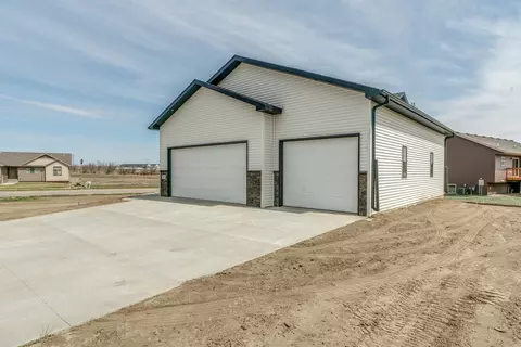 5329 Basalt Dr, Bismarck, ND 58503 photo 41