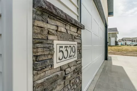 5329 Basalt Dr, Bismarck, ND 58503 photo 6