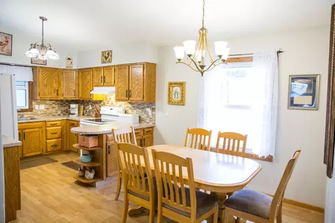 703 Terry Pl NW, Mandan, ND 58554 photo 9