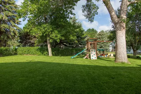 1612 E Omaha Dr, Bismarck, ND 58504 photo 27