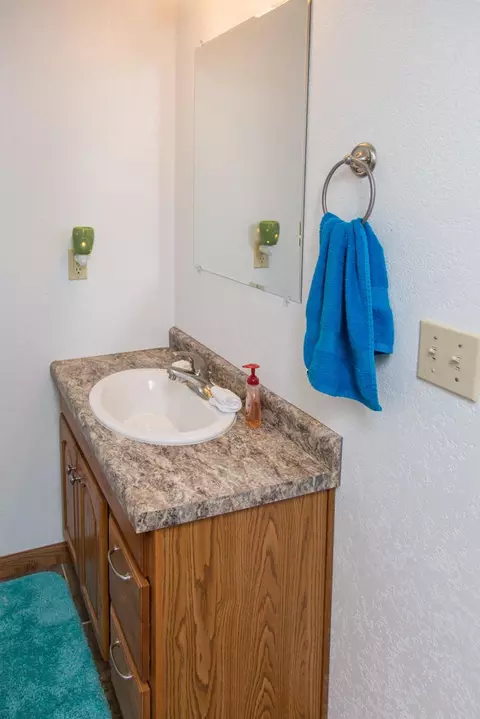 1612 E Omaha Dr, Bismarck, ND 58504 photo 24
