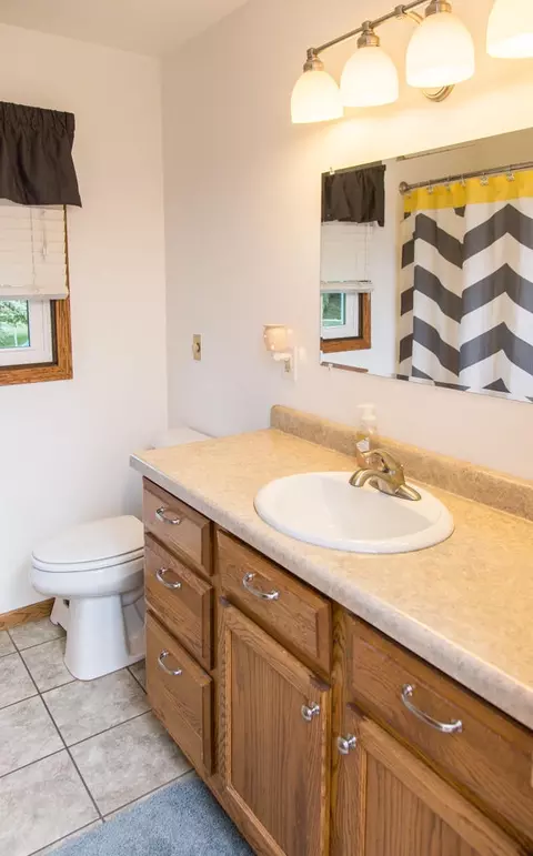 1612 E Omaha Dr, Bismarck, ND 58504 photo 12