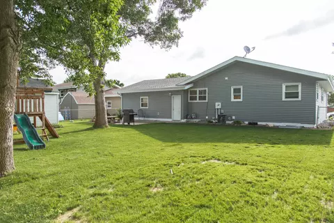 1612 E Omaha Dr, Bismarck, ND 58504 photo 29