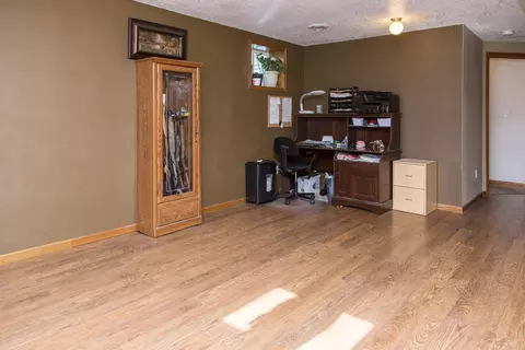 1612 E Omaha Dr, Bismarck, ND 58504 photo 22