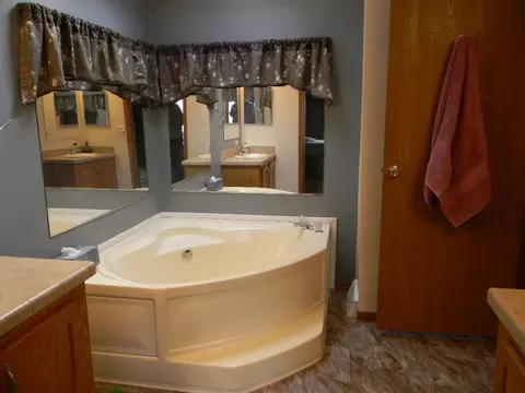 3801 N Valley Loop, Bismarck, ND 58503 photo 19