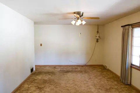 1313 Apache St, Bismarck, ND 58501 photo 2