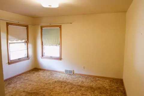 1313 Apache St, Bismarck, ND 58501 photo 6