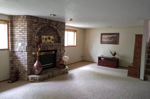 224 Wachter Ave, Bismarck, ND 58504 photo 2