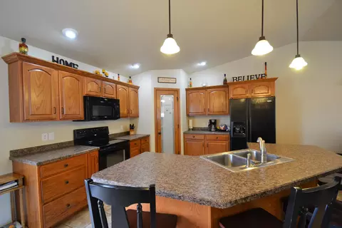 2451 Pointe Loop, Bismarck, ND 58503 photo 30