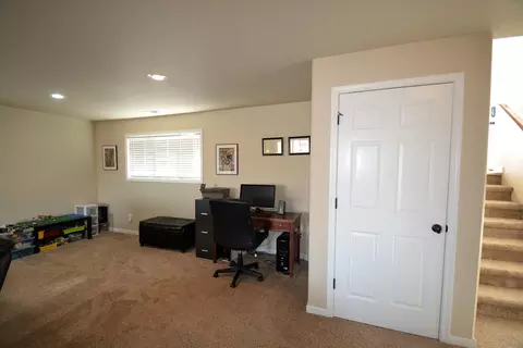 2451 Pointe Loop, Bismarck, ND 58503 photo 14