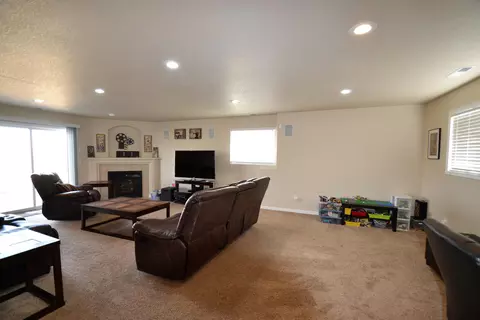 2451 Pointe Loop, Bismarck, ND 58503 photo 13