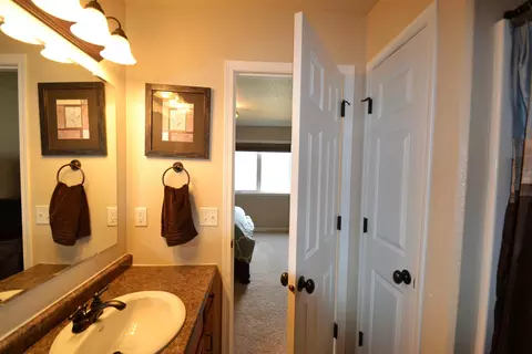 2451 Pointe Loop, Bismarck, ND 58503 photo 9