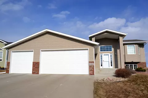 2451 Pointe Loop, Bismarck, ND 58503 photo 1