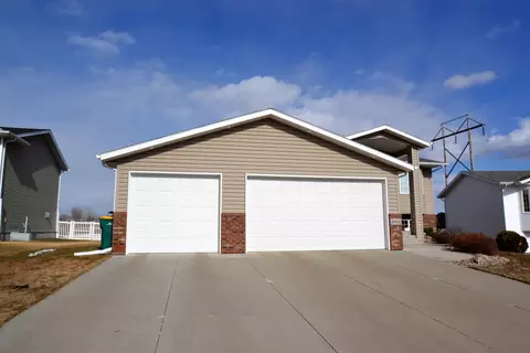 2451 Pointe Loop, Bismarck, ND 58503 photo 46