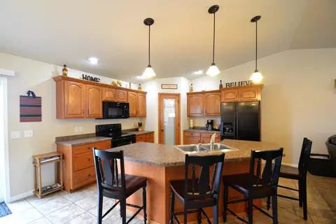 2451 Pointe Loop, Bismarck, ND 58503 photo 6