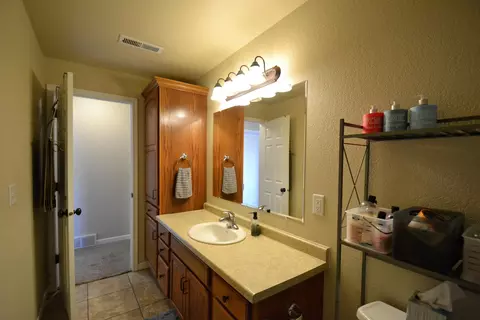 2451 Pointe Loop, Bismarck, ND 58503 photo 21