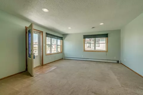 802 2nd Ave NW, Mandan, ND 58554 photo 2