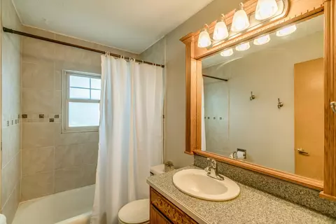 802 2nd Ave NW, Mandan, ND 58554 photo 11