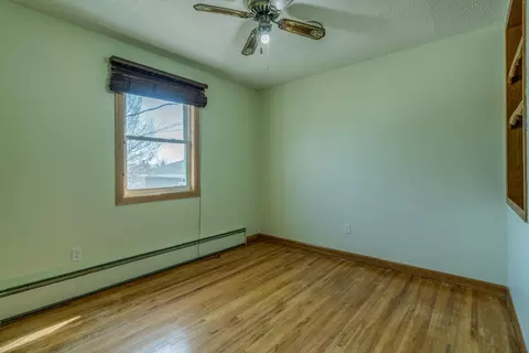 802 2nd Ave NW, Mandan, ND 58554 photo 9
