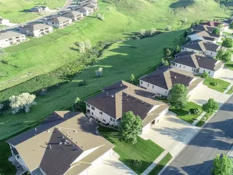 1982 Mesquite Loop, Bismarck, ND 58503 photo 2