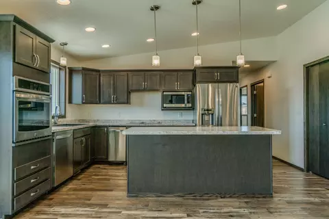 501 Boston Cir, Bismarck, ND 58504 photo 1