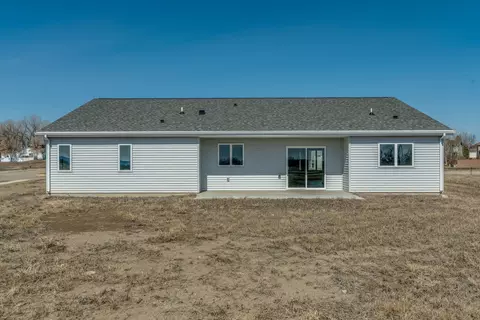 501 Boston Cir, Bismarck, ND 58504 photo 29