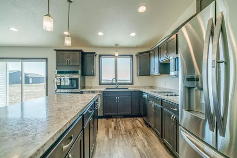 501 Boston Cir, Bismarck, ND 58504 photo 4