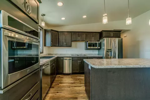 501 Boston Cir, Bismarck, ND 58504 photo 5