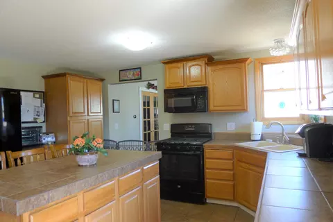 423 Mclean Ave, Wilton, ND 58579 photo 20