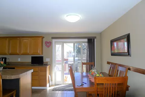 423 Mclean Ave, Wilton, ND 58579 photo 5