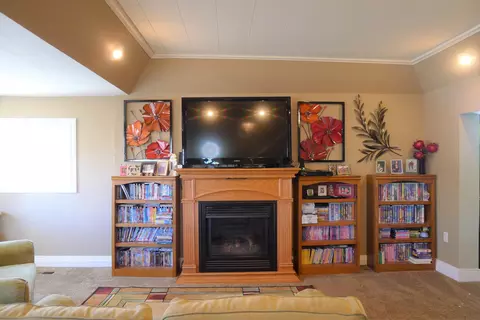 423 Mclean Ave, Wilton, ND 58579 photo 7