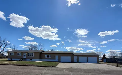 401 Dakota St S, Elgin, ND 58533 photo 1