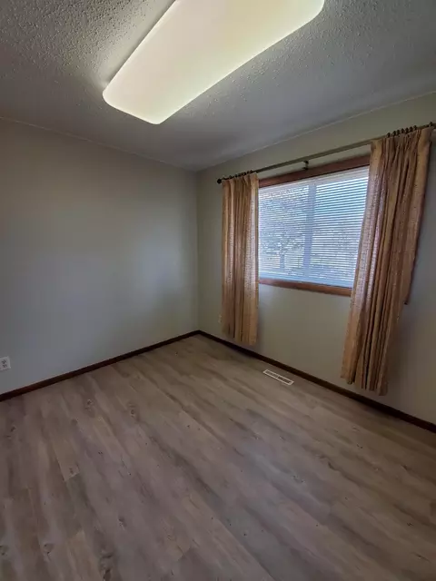 401 Dakota St S, Elgin, ND 58533 photo 9
