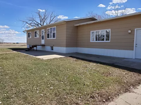 401 Dakota St S, Elgin, ND 58533 photo 3