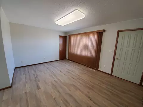401 Dakota St S, Elgin, ND 58533 photo 4