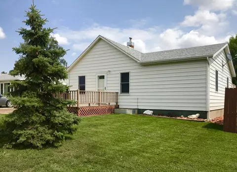 504 3rd St N, Hettinger, ND 58639 photo 2