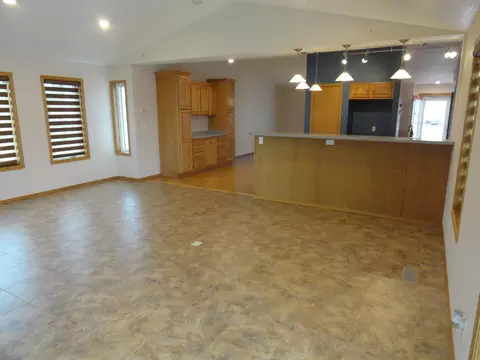 3201 Devon Dr, Bismarck, ND 58504 photo 4