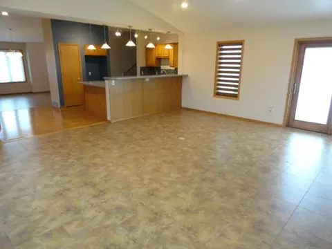 3201 Devon Dr, Bismarck, ND 58504 photo 3